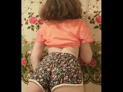 ❤️ Gadis muda seksi menanggalkan celana pendeknya di depan kamera ❤️❌ Porn buatan sendiri di id.libporno.ru ❤